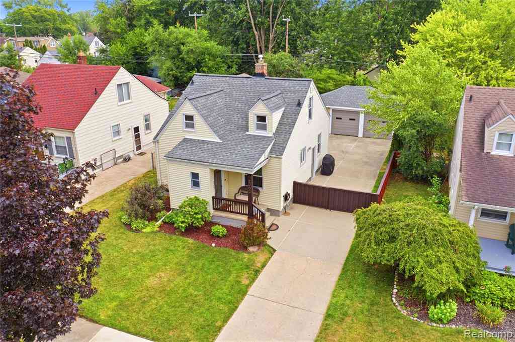 Homes For Sale - 2060 Royal Avenue <br/> Berkley, MI 48072