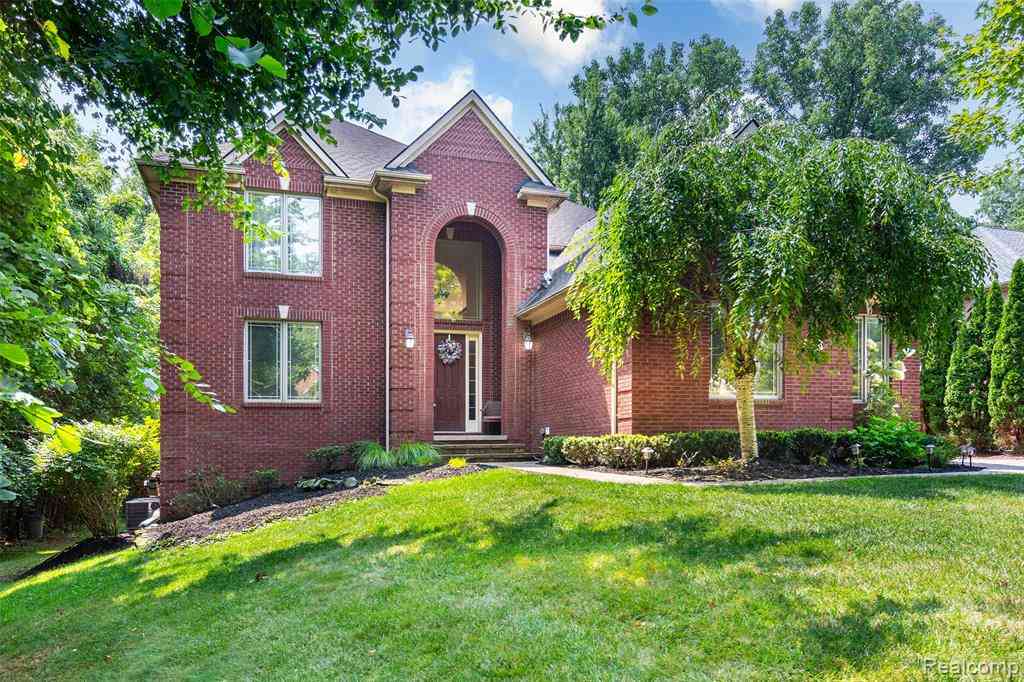 Homes For Sale - 32393 Maria Court <br/> Wayne County, Livonia, MI 48152