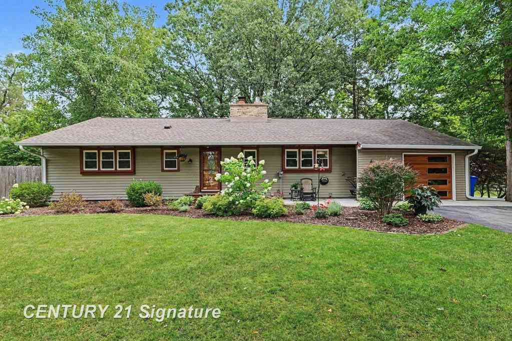 Homes For Sale - 608 Hillcrest Road <br/> Midland, MI 48640