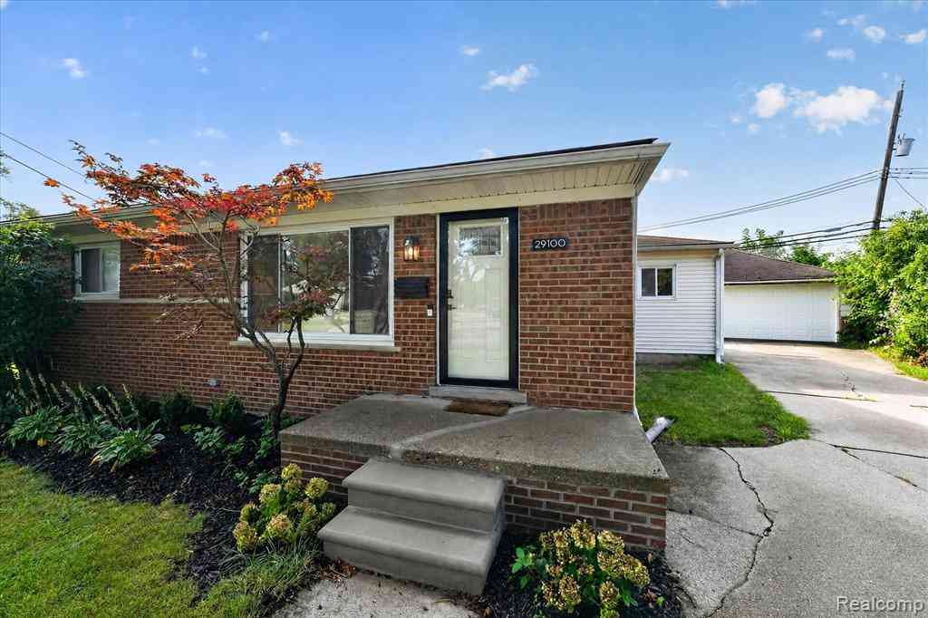 Homes For Sale - 29100 Fourner Avenue <br/> Madison Heights, MI 48071