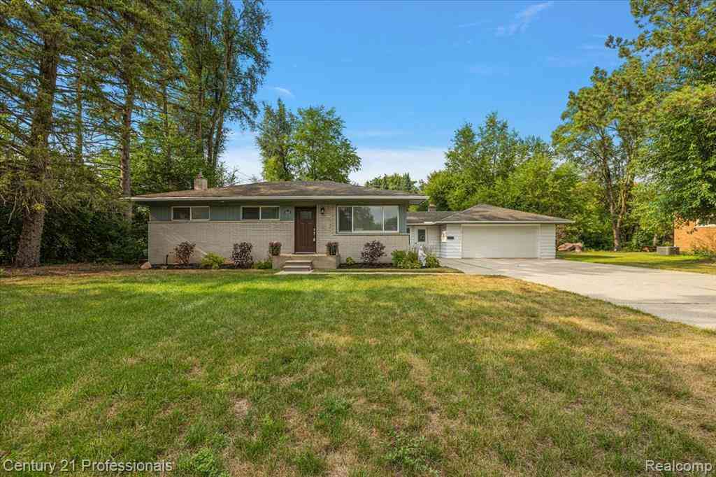 Homes For Sale - 6676 Northview Drive <br/> Clarkston, MI 48346