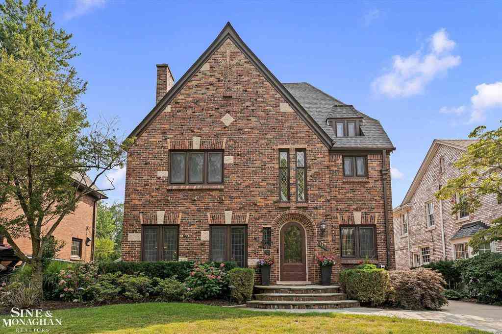 Homes For Sale - 119 Moran Road <br/> Wayne County, Grosse Pointe Farms, MI 48236