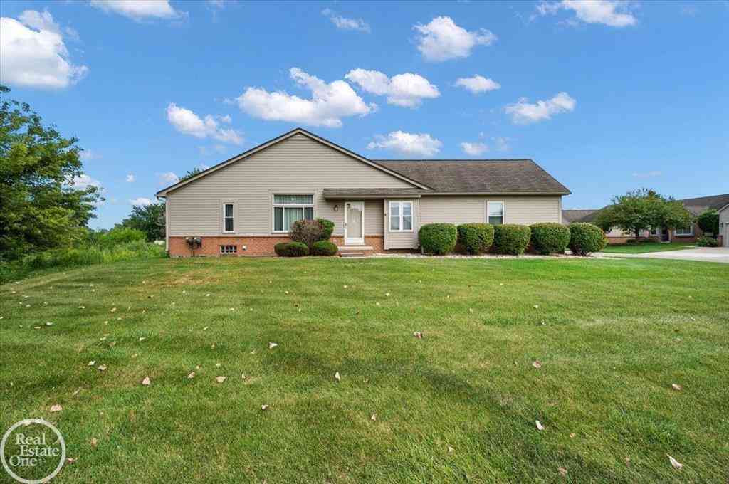 Condo For Sale - 34384 Manor Run Circle <br/> Macomb County, Sterling Heights, MI 48312