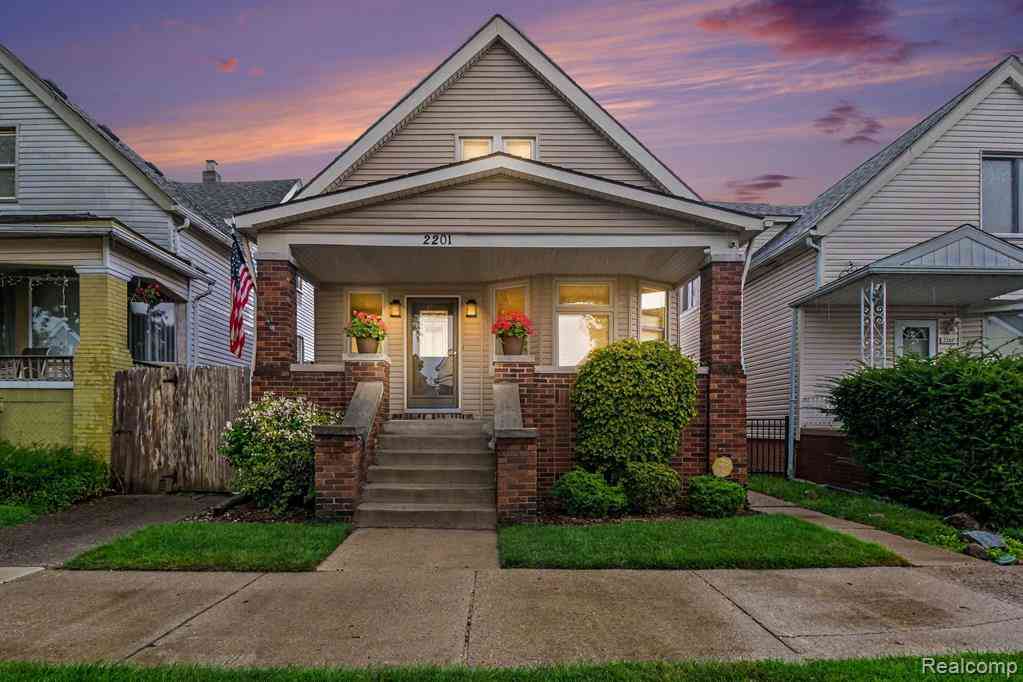 Homes For Sale - 2201 Trowbridge Street <br/> Hamtramck, MI 48212