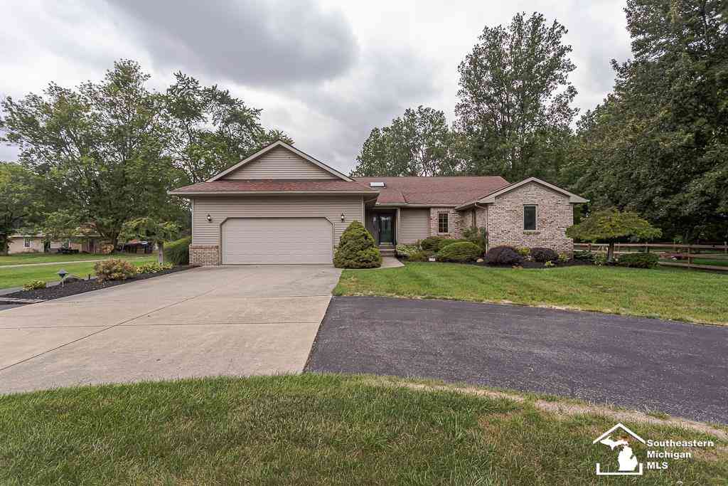 Homes For Sale - 6277 Secor Road <br/> Monroe County, Lambertville, MI 48144