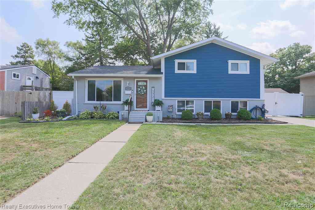 Homes For Sale - 35924 Vaughn Street <br/> Clinton Township, MI 48035