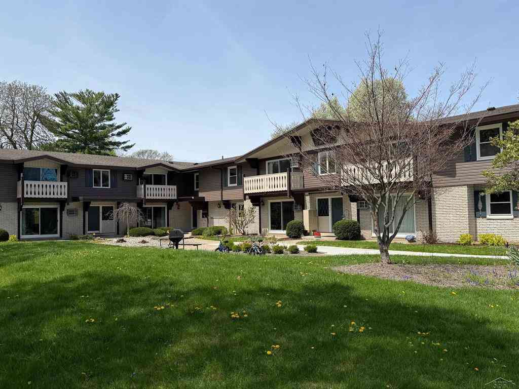 Condo For Sale - 240 W Tuscola Unit 13 Street <br/> Saginaw County, Frankenmuth, MI 48734