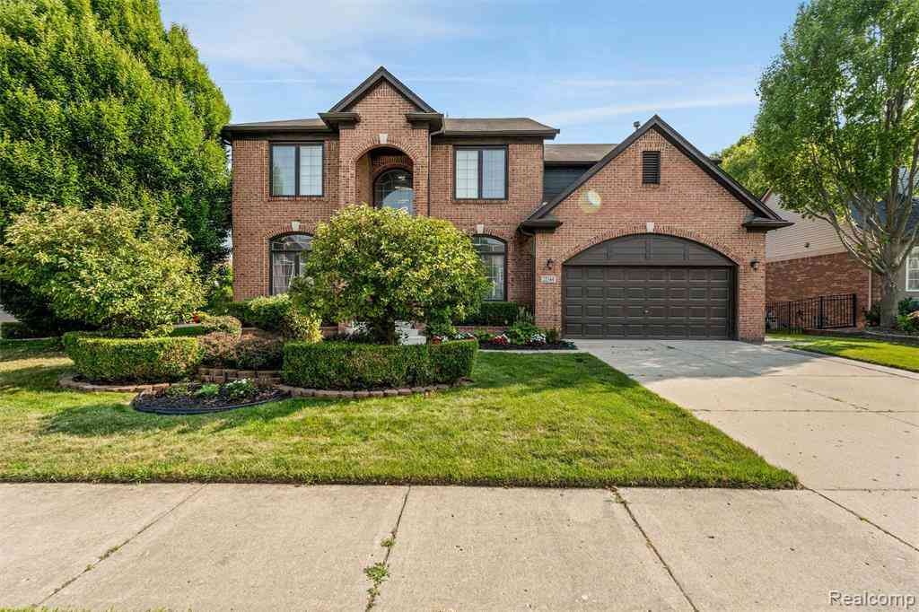 Homes For Sale - 22344 Woodlake Drive <br/> Macomb County, Macomb, MI 48044