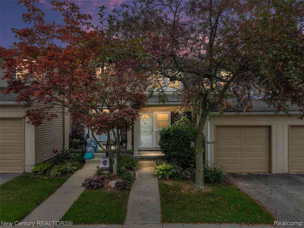 Condo For Sale - 1689 Brentwood Drive <br/> Troy, MI 48098