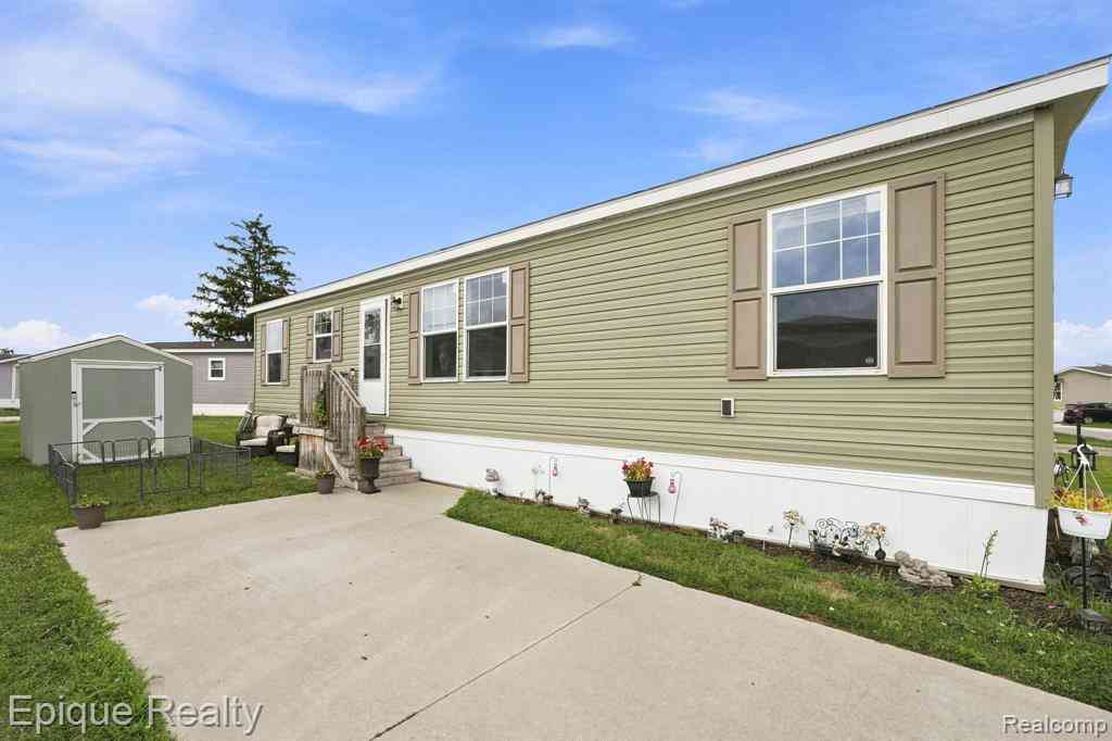 Homes For Sale - 15915 Marentette  <br/> Clinton Township, MI 48038