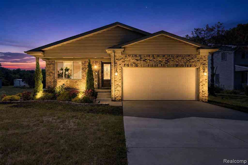 Homes For Sale - 5110 Lathrop Street <br/> Wayne County, Trenton, MI 48183