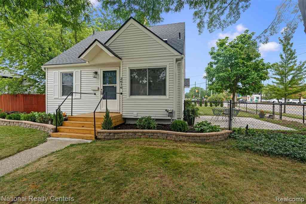 Homes For Sale - 2616 Kenmore Road E E<br/> Berkley, MI 48072