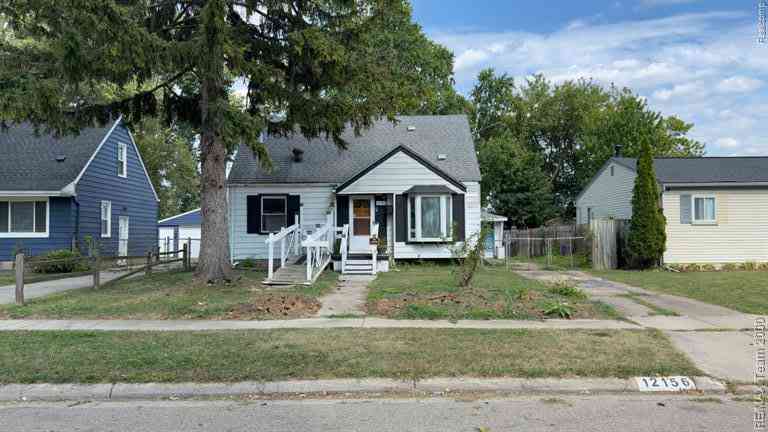 Homes For Sale - 12156 Cavell Street <br/> Wayne County, Livonia, MI 48150