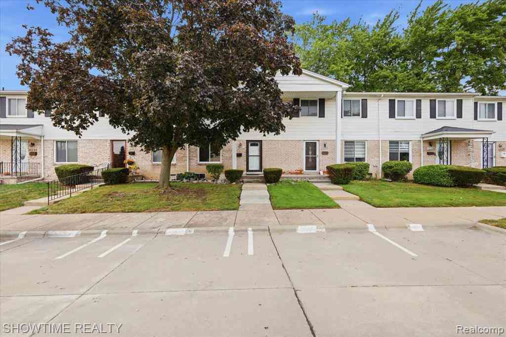 Condo For Sale - 14132 Merriweather Street <br/> Sterling Heights, MI 48312