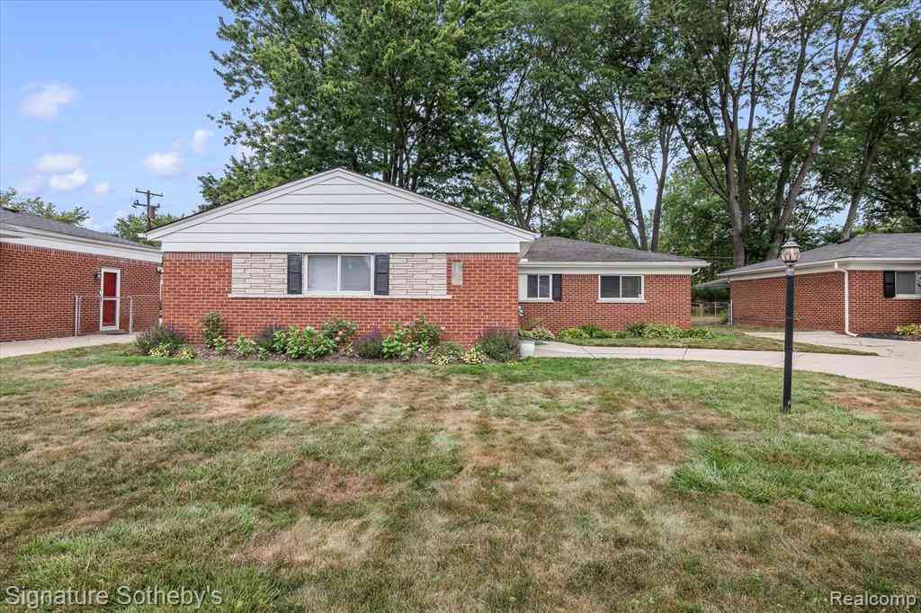 Homes For Sale - 23115 Ashley Street <br/> Farmington Hills, MI 48336