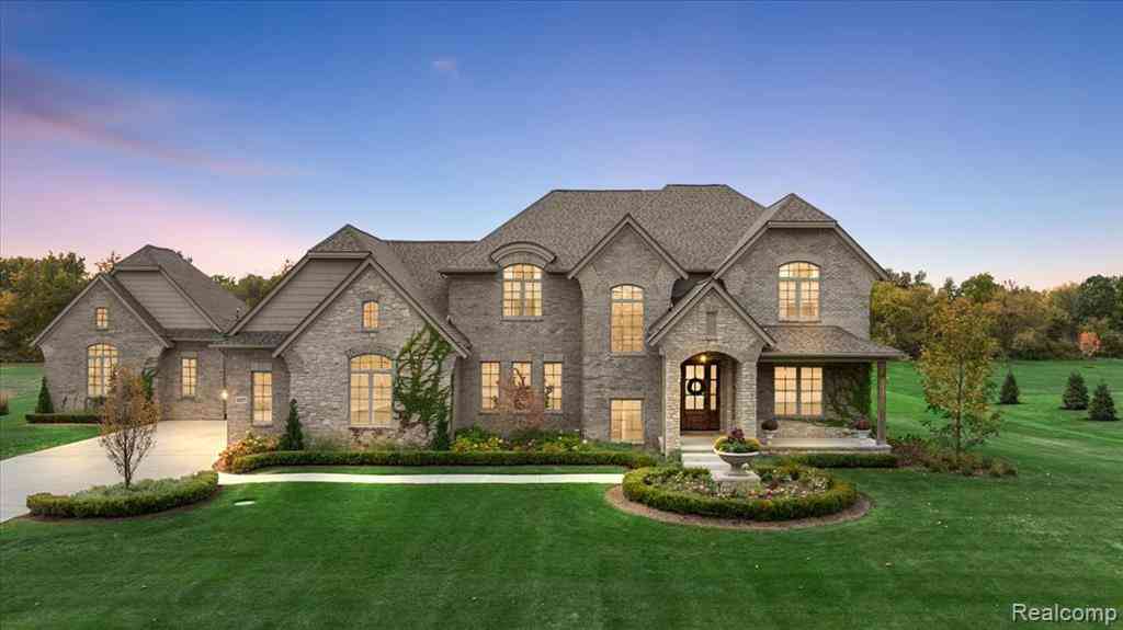 Homes For Sale - 62477 Rosina Court <br/> Macomb County, Ray, MI 48096