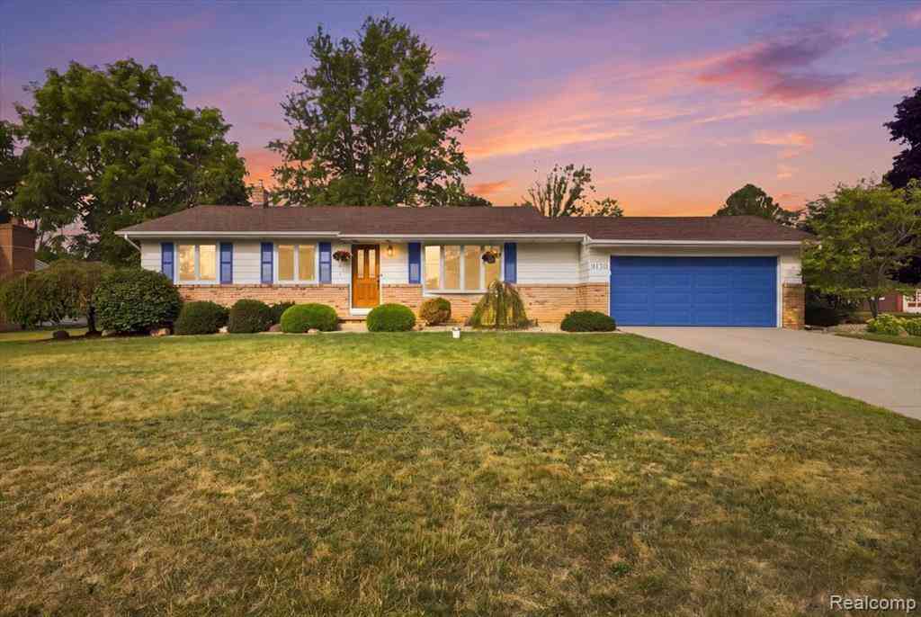 Homes For Sale - 9130 Ann Maria Boulevard <br/> Grand Blanc, MI 48439