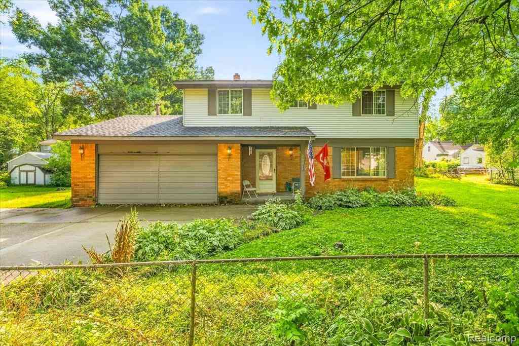 Homes For Sale - 3281 Royal Boulevard <br/> Commerce Twp, MI 48382
