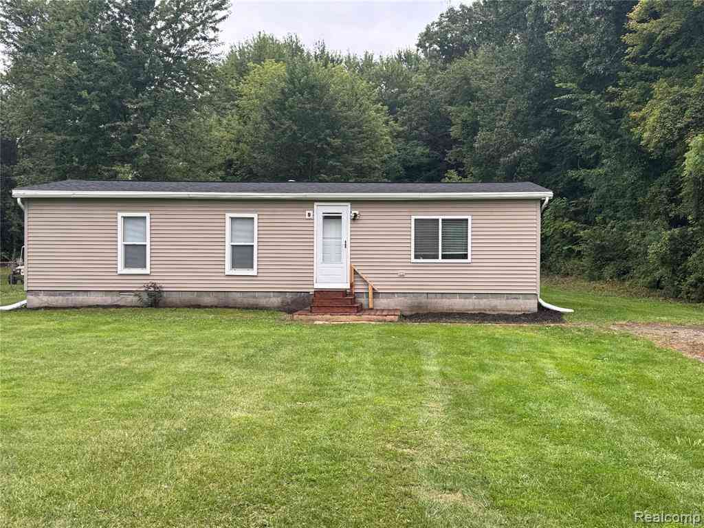 Homes For Sale - 28747 West Road <br/> Wayne County, New Boston, MI 48164