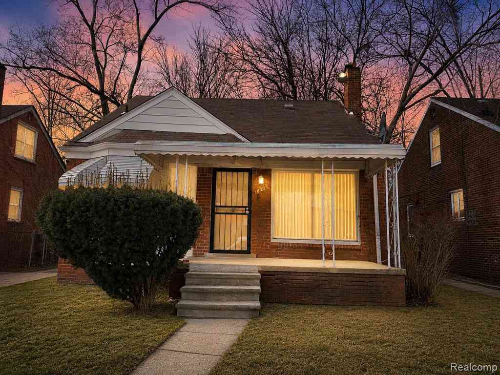 Homes For Sale - 18235 Freeland Street <br/> Detroit, MI 48235