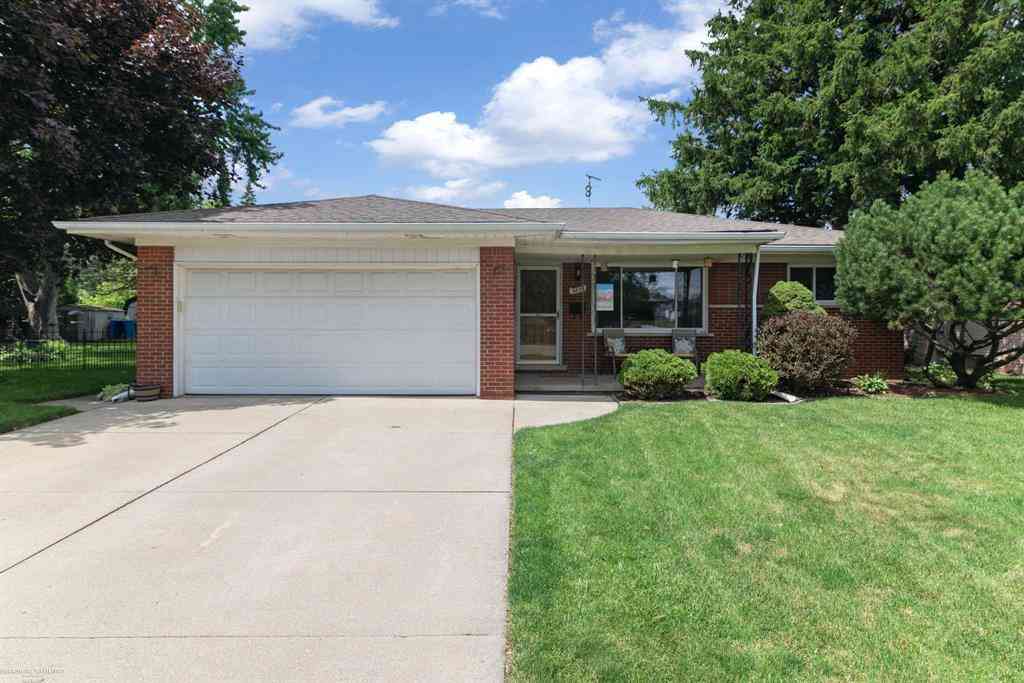 Homes For Sale - 3825 Hillcrest Street <br/> Macomb County, Warren, MI 48092