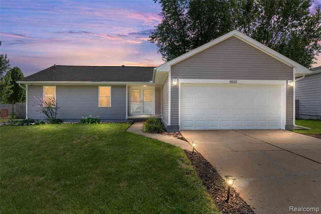 Homes For Sale - 9255 Elaine Drive <br/> Swartz Creek, MI 48473