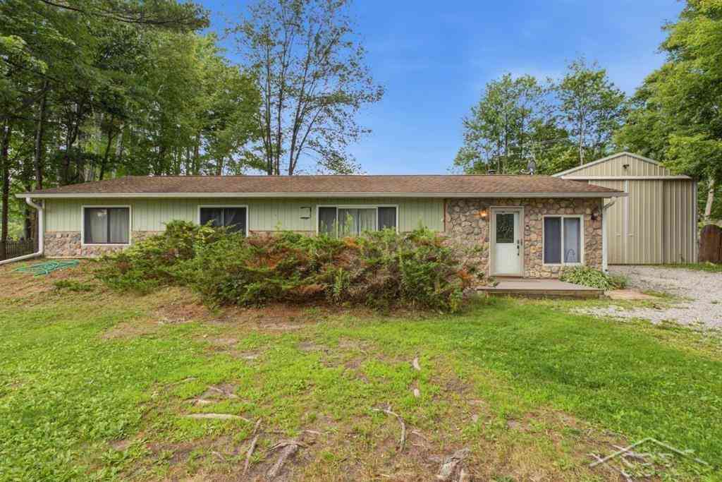Homes For Sale - 3161 N Gil-haven Court <br/> Sanford, MI 48657