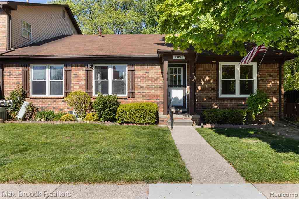 Condo For Sale - 35278 Bristlecone  <br/> Clinton Township, MI 48035