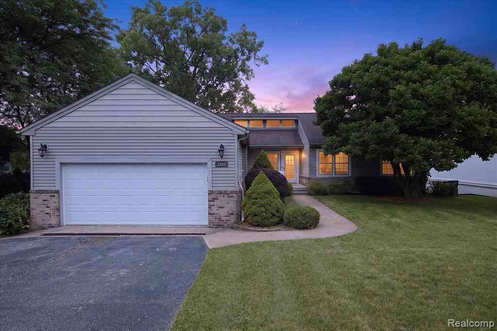 Homes For Sale - 2805 Coral  <br/> Brighton, MI 48114