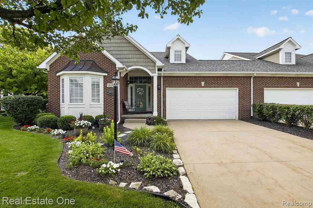 Condo For Sale - 446 Delmar Court <br/> Oakland County, Highland, MI 48357