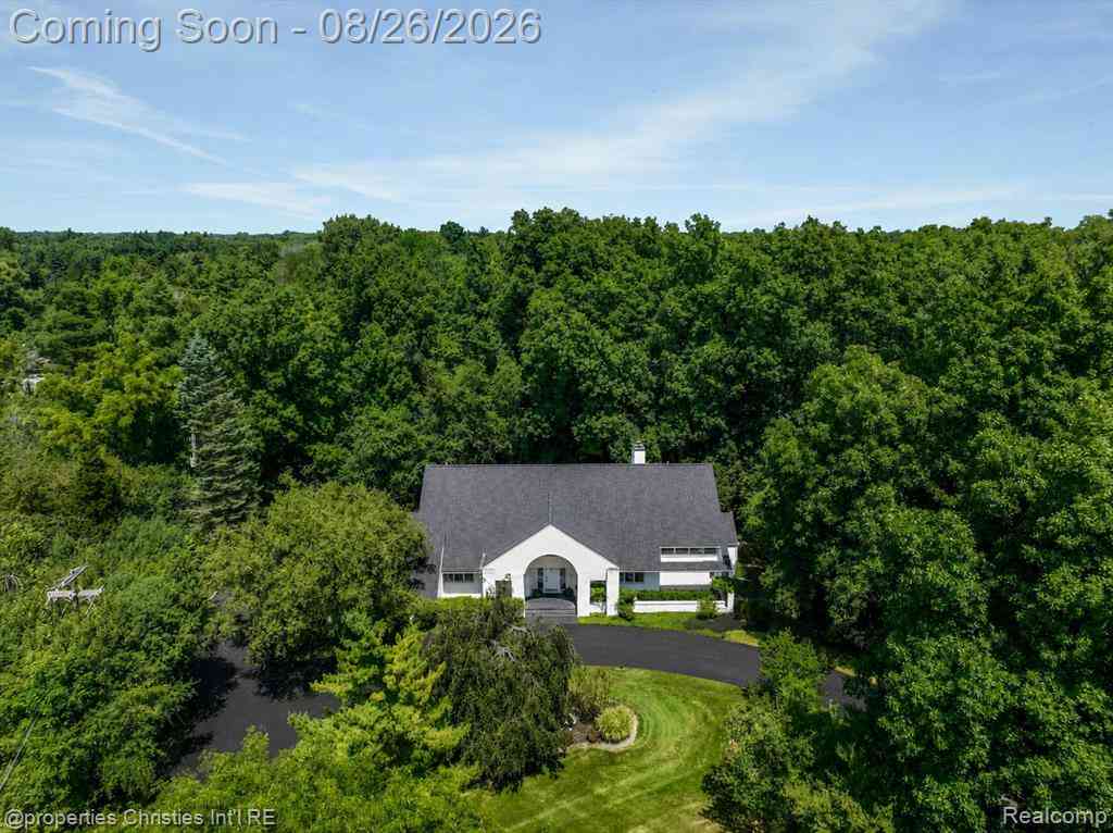 Homes For Sale - 23658 Shagwood Drive <br/> Bingham Farms, MI 48025