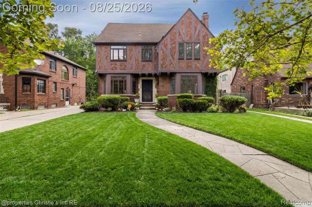Homes For Sale - 18944 Warrington Drive <br/> Wayne County, Detroit, MI 48221