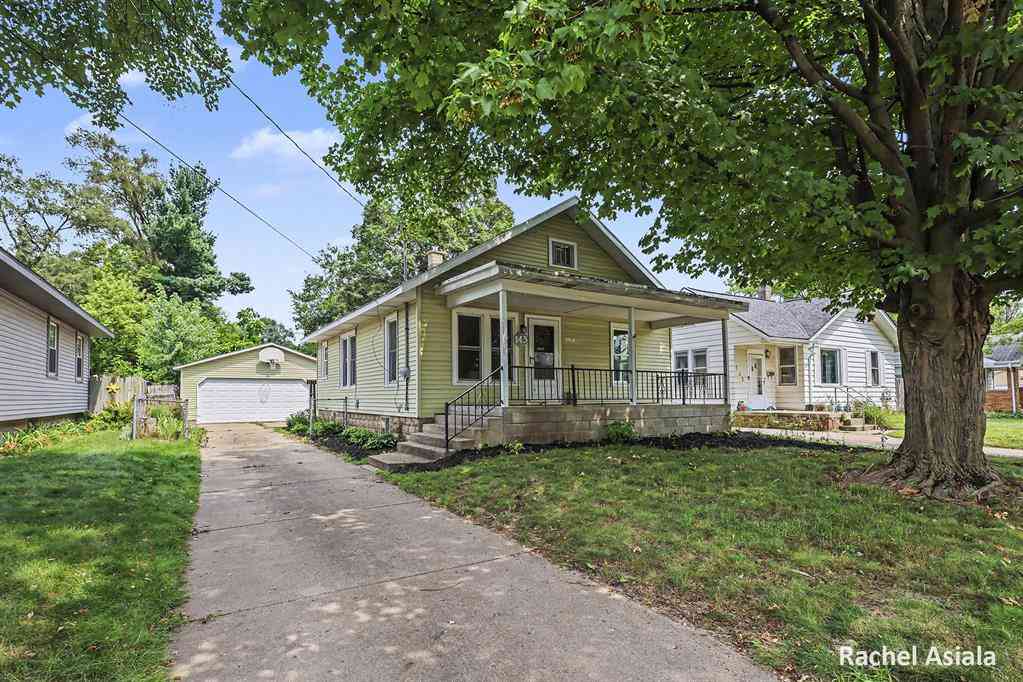 Homes For Sale - 143 Murray Street Se SE<br/> Kentwood, MI 49548