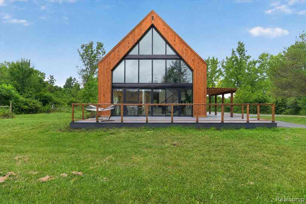 Homes For Sale - 44336 Robons Road <br/> Wayne County, Belleville, MI 48111