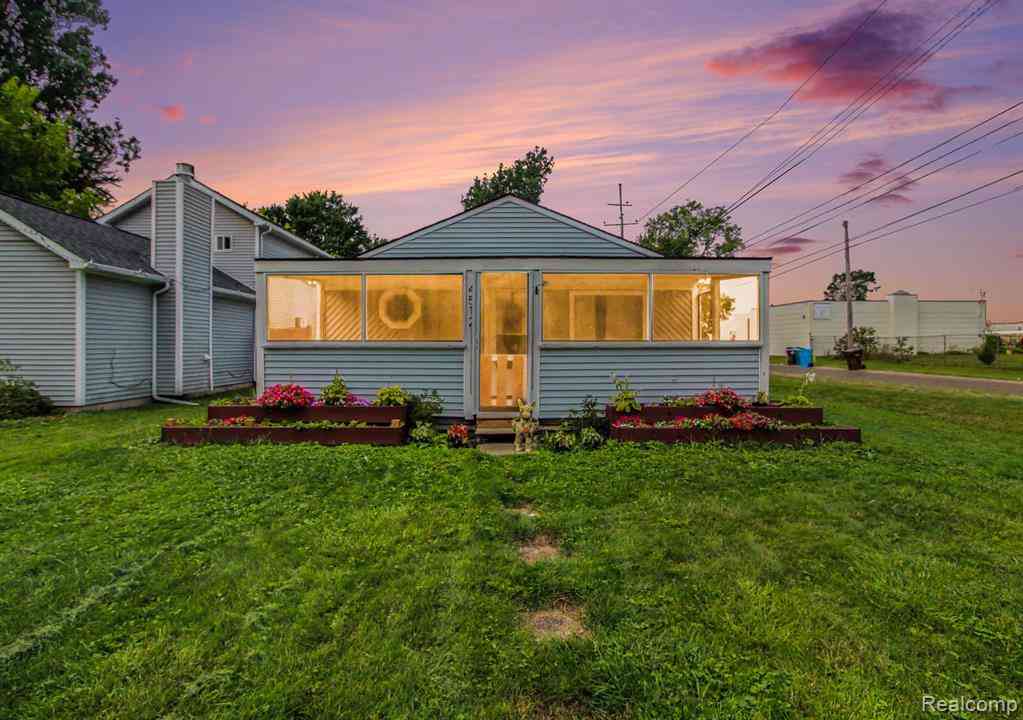 Homes For Sale - 4512 Treadwell Street <br/> Wayne County, Wayne, MI 48184