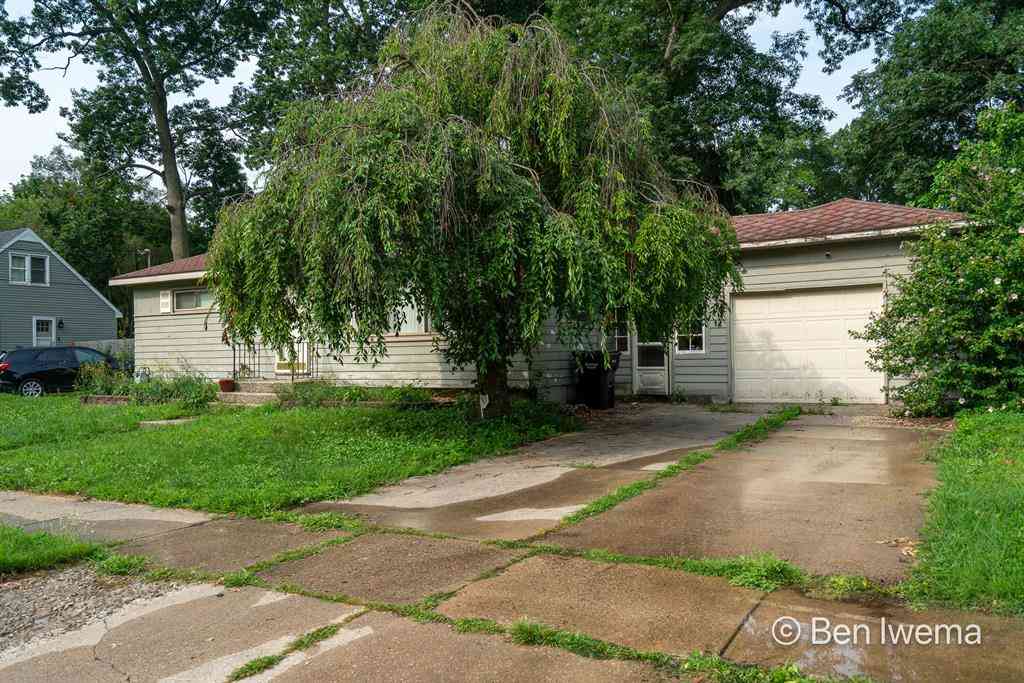 Homes For Sale - 4623 Grantwood Avenue Se SE<br/> Kentwood, MI 49508