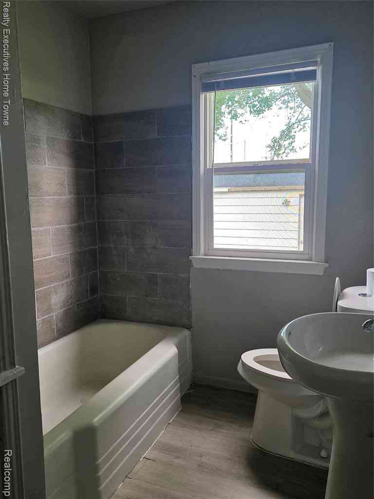 Homes For Sale - 16409 Owen Avenue <br/> Macomb County, Eastpointe, MI 48021
