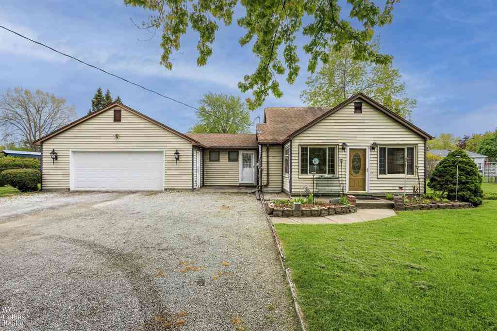 Homes For Sale - 17346 Common Road <br/> Macomb County, Roseville, MI 48066