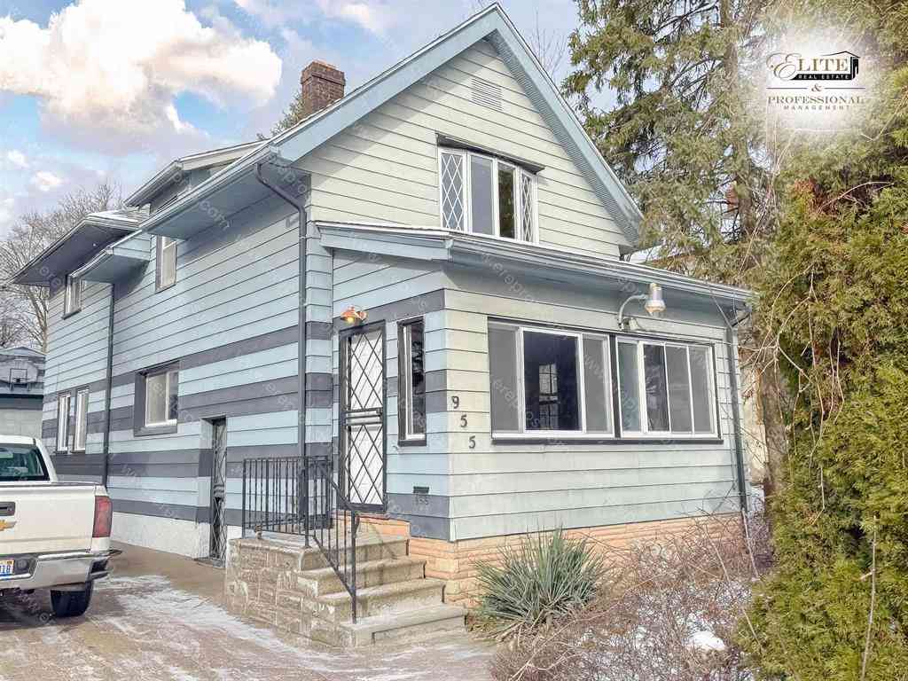 Homes For Rent - 955 Perry Street <br/> Genesee County, Flint, MI 48504