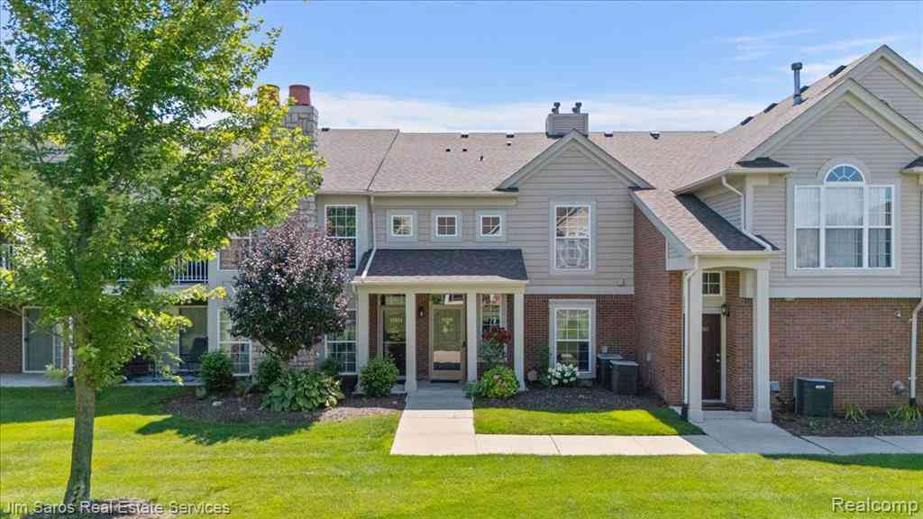 Condo For Sale - 52316 Naugatuck Drive <br/> Macomb, MI 48042