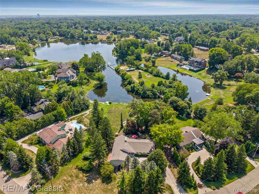 Homes For Sale - 6600 Valley Spring Road <br/> Oakland County, Bloomfield Hills, MI 48301