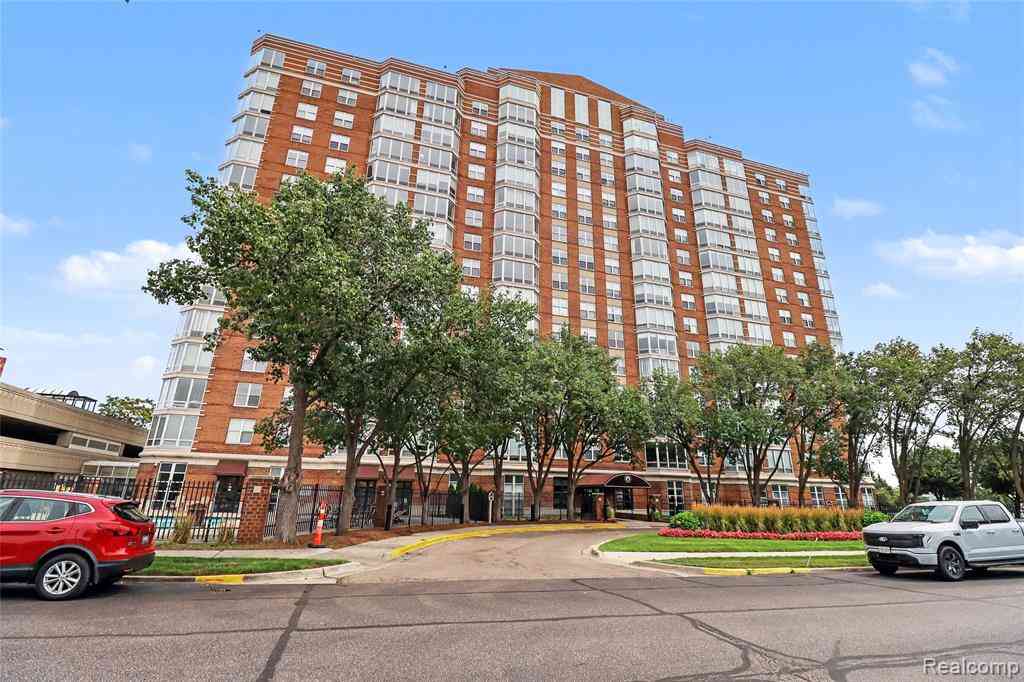 Condo For Sale - 250 E Harbortown Drive  #1104<br/> Detroit, MI 48207