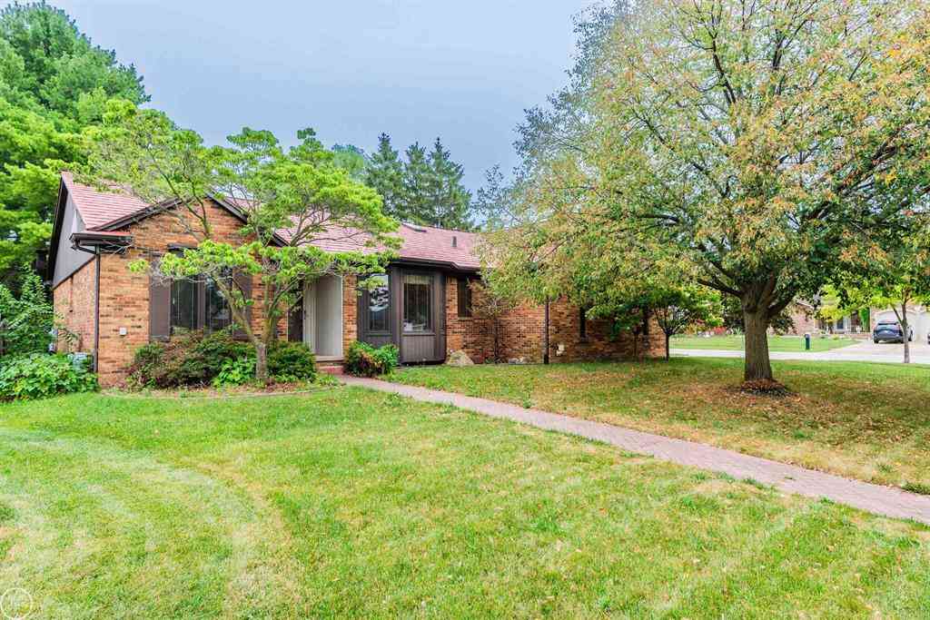Homes For Sale - 40410 Kinburn Drive <br/> Macomb County, Sterling Heights, MI 48310
