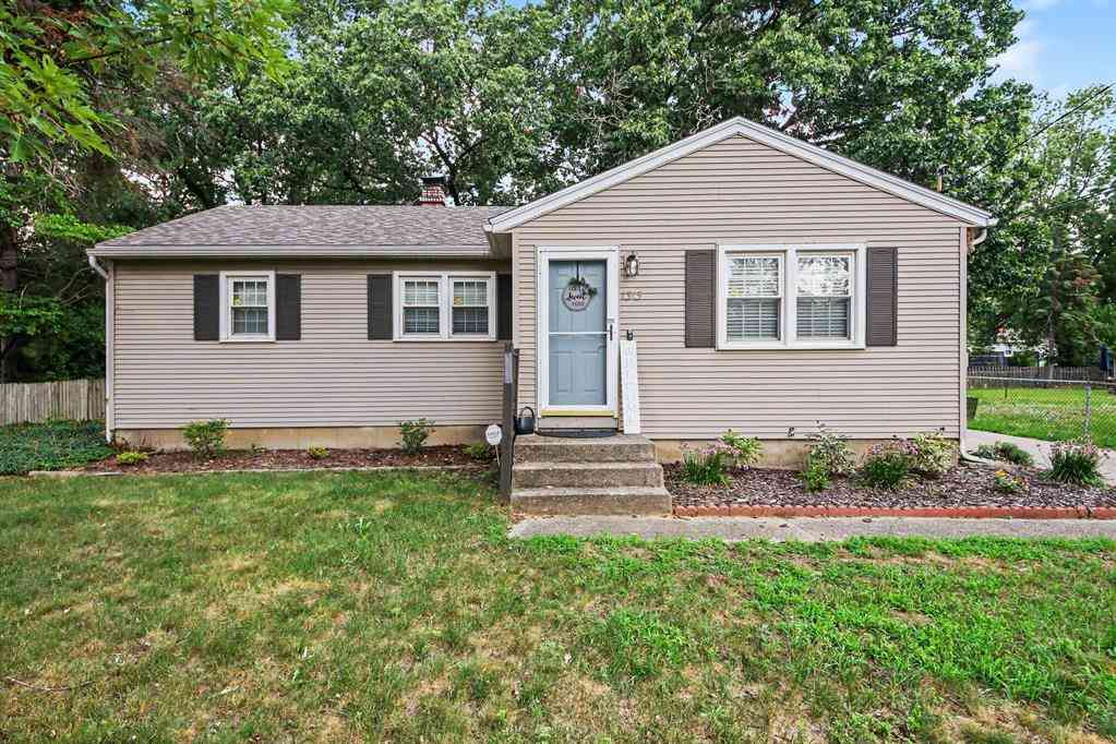 Homes For Sale - 1313 Bowdoin Street Se SE<br/> Kentwood, MI 49508