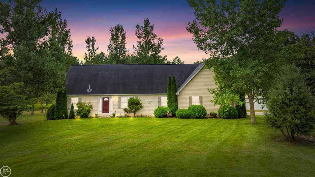 Homes For Sale - 7099 Arnold Road <br/> Cottrellville, MI 48039