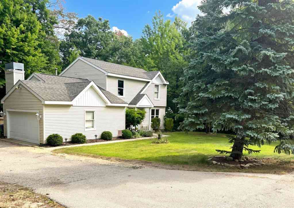 Homes For Sale - 3419 N Timberwood Drive <br/> Traverse City, MI 49686
