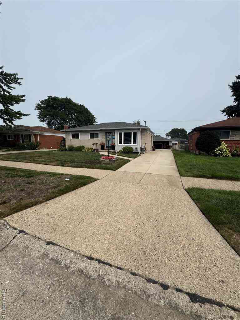 Homes For Sale - 27720 Marilyn Drive <br/> Macomb County, Warren, MI 48093