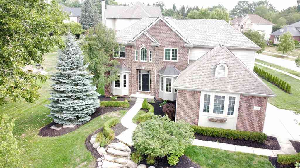 Homes For Sale - 5120 Parkgate Drive <br/> Commerce Twp, MI 48382