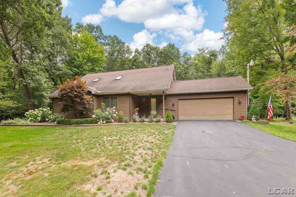 Homes For Sale - 2800 Valley Heights Drive <br/> Adrian, MI 49221