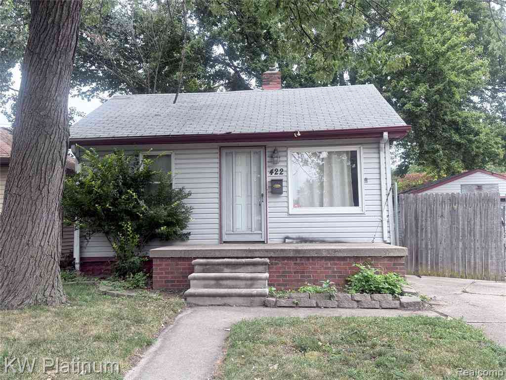 Homes For Sale - 422 W Goulson Avenue <br/> Hazel Park, MI 48030
